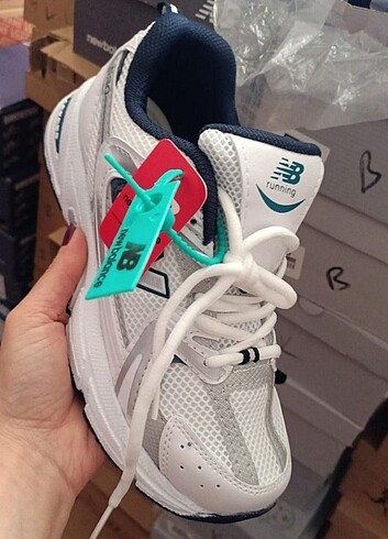 New Balance 530 