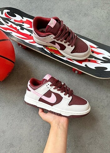 Nike Dunk Valentines