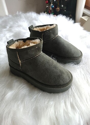 Ugg Bot Haki 