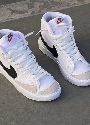 Nike Blazer Mid