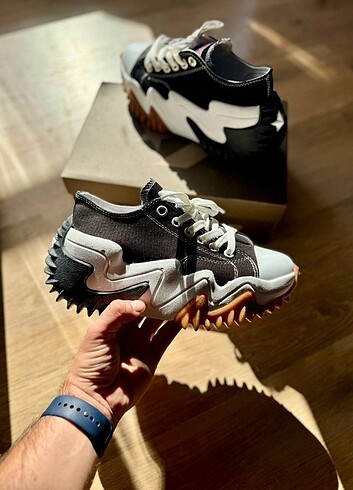 38 Beden Converse Runstar Motion