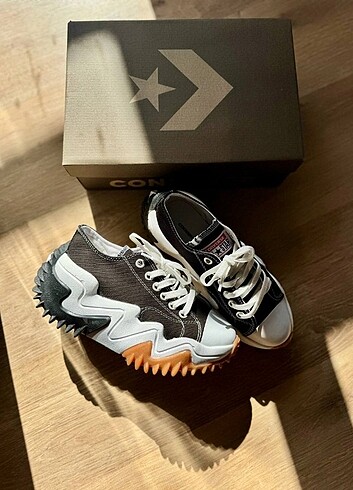 Converse Runstar Motion