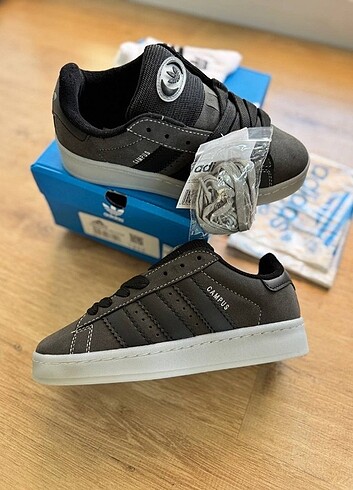 Adidas Campus 00s