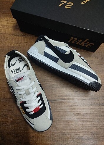 Nike Cortez 72
