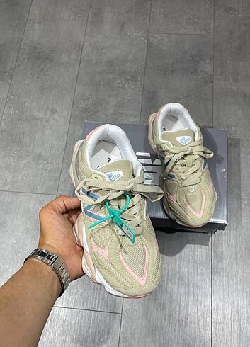 40 Beden çeşitli Renk New Balance 9060