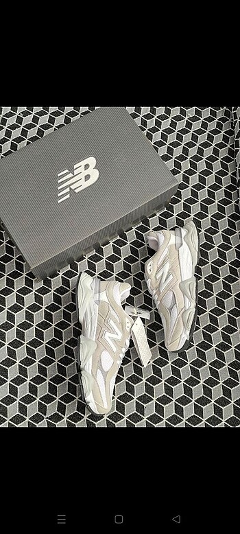 New Balance 9060