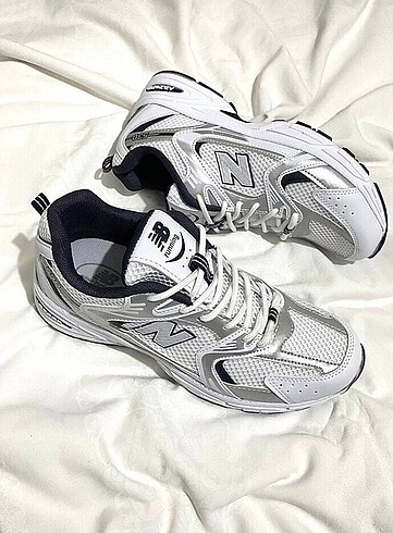 New Balance 530