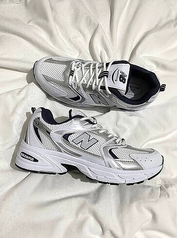 37 Beden beyaz Renk New Balance 530
