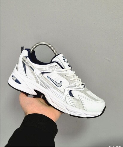 Nike 530