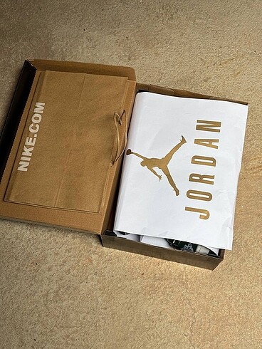 37 Beden yeşil Renk Nike Air Jordan