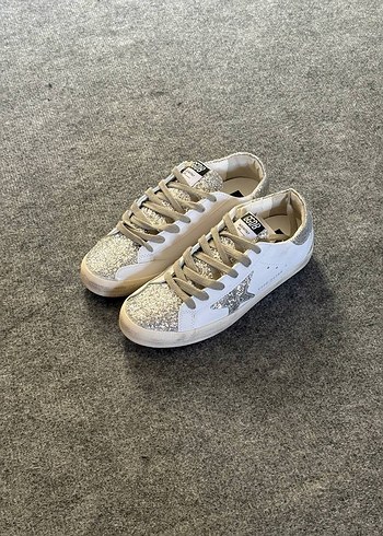 38 Beden beyaz Renk Golden Goose Deluxe