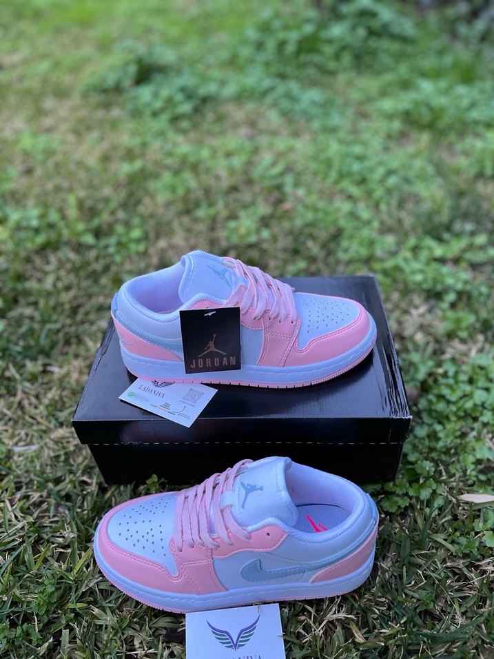 Nike Air Jordan 1 Low Pembe - Görsel 5
