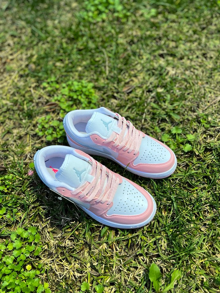 Nike Air Jordan 1 Low - Görsel 2