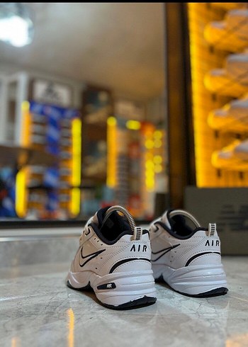 37 Beden Nike Monarch