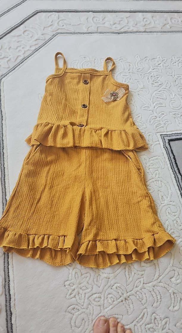 Sarı Fırfırlı Nakışlı Kız Bebek Takımı - Görsel 2