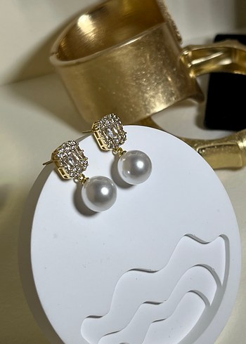 Mini Beyaz İncili Modern Klasik Küpe - Görsel 2