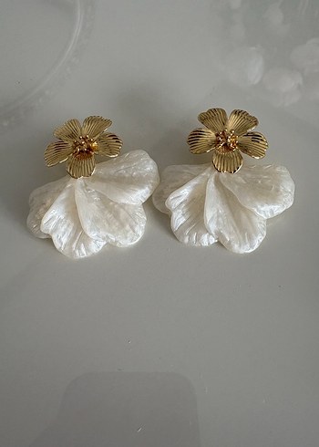 Beyaz Boncuklu Çiçek Midi Küpe - Görsel 2