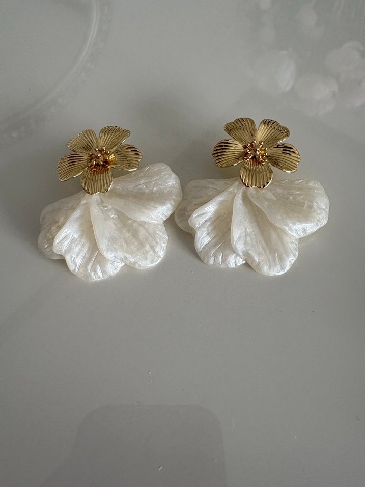 Beyaz Boncuklu Çiçek Midi Küpe - Görsel 2