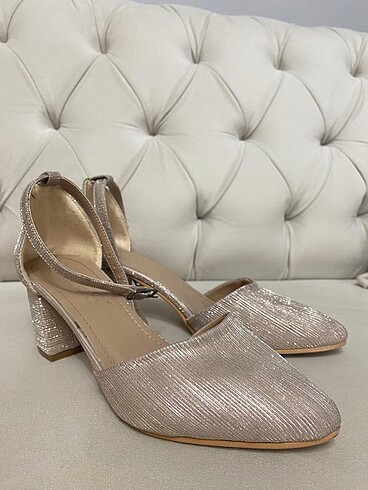 Topuklu ayakkabı - Görsel 2