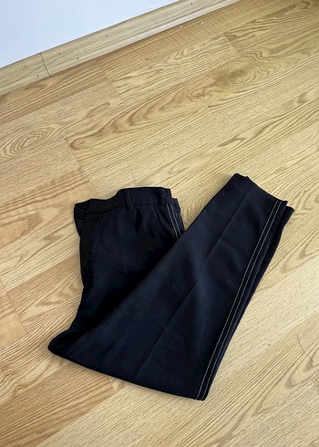 Kadın Siyah Dar Paça Kumaş Pantolon - Görsel 4