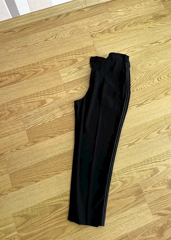 Kadın Siyah Dar Paça Kumaş Pantolon - Görsel 2