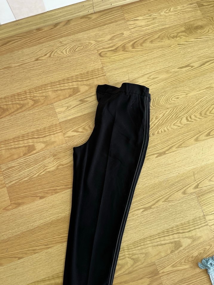 Kadın Siyah Dar Paça Kumaş Pantolon - Görsel 3