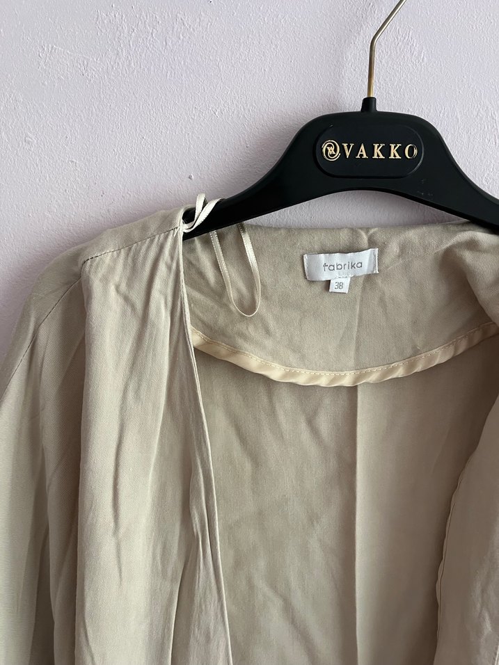 Bej Kemerli Kadın Ceket - Görsel 4