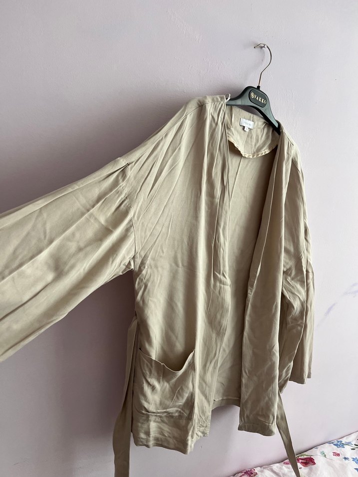 Bej Kemerli Kadın Ceket - Görsel 2