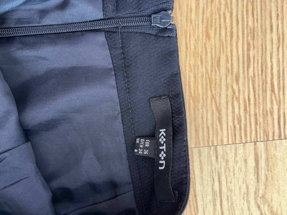 Piliseli Siyah diz altı etek - Görsel 5