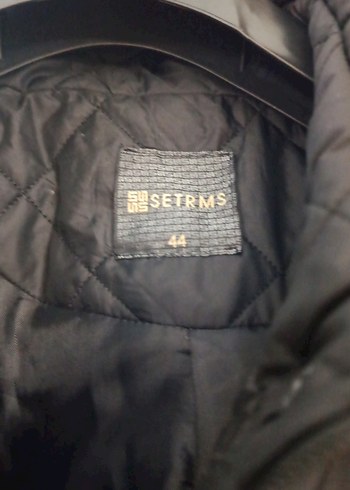 Siyah Uzun Kapitone Kadın Kaban - Görsel 4