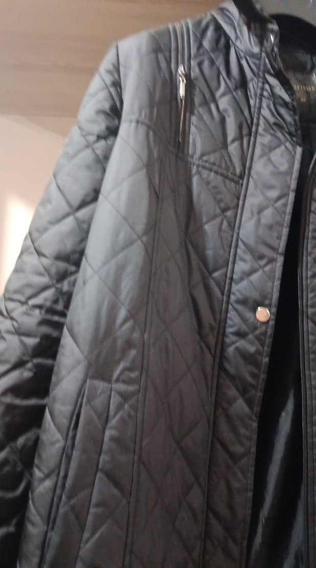 Siyah Uzun Kapitone Kadın Kaban - Görsel 3