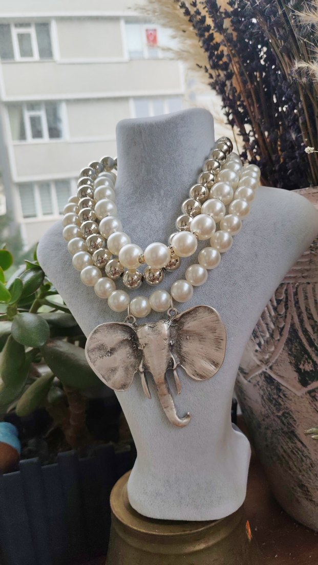 Uzun Beyaz Boncuklu Bohem Kadın Kolye - Görsel 3