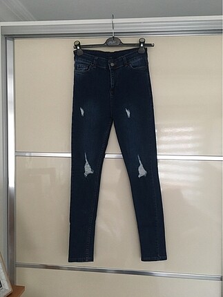 yırtık pantalon