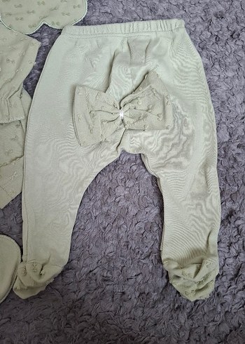 Dantel Detaylı Yeşil Bebek Hastane Kıyafeti - Görsel 2