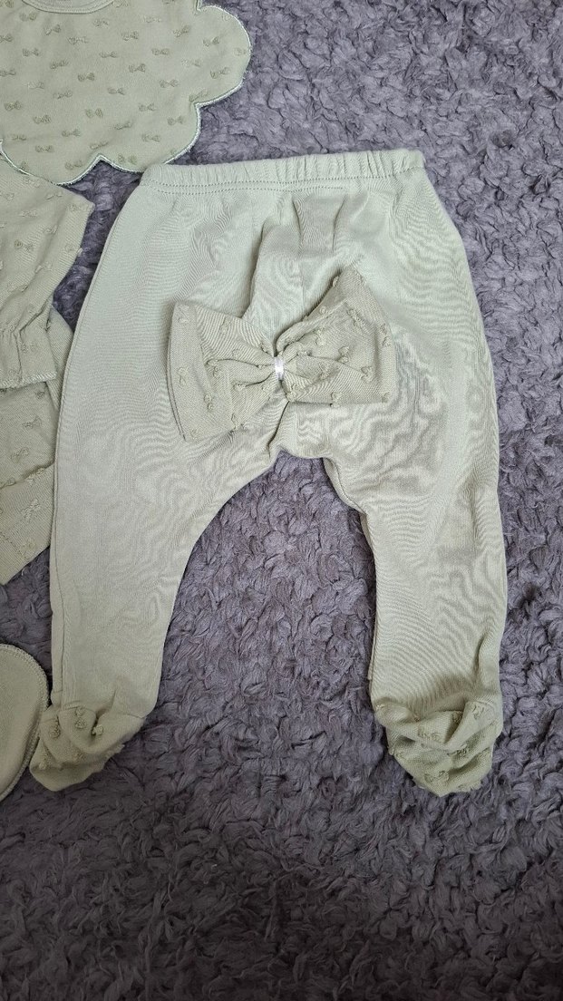 Dantel Detaylı Yeşil Bebek Hastane Kıyafeti - Görsel 2