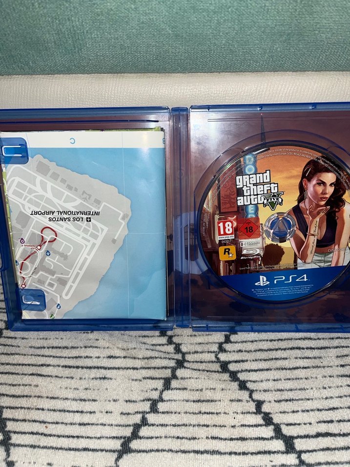 PS4 Grand Theft Auto V Premium Edition - Görsel 2