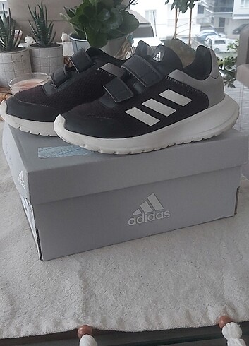 Adidas spor ayakkabı 