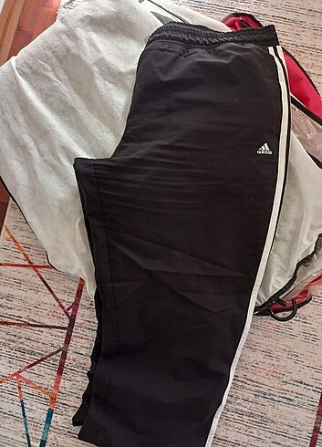 48 Beden siyah Renk Adidas esofman takımı