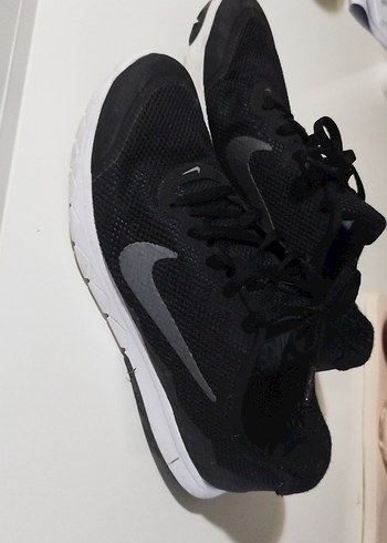 Nike Siyah Bağcıklı Spor Kadın Sneakers