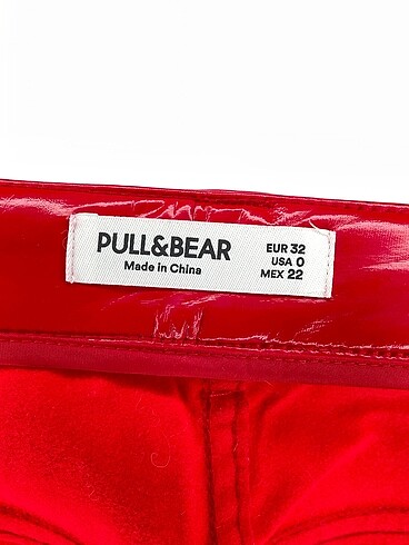 32 Beden kırmızı Renk Pull and Bear Jean / Kot %70 İndirimli.