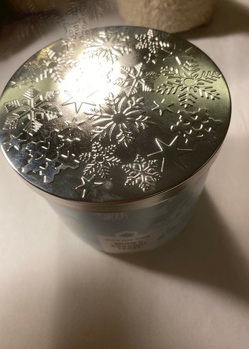Bath & Body Works Snowy Coconut Frost Mum - Görsel 3