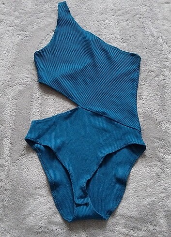 H&M asimetrik bodysuit