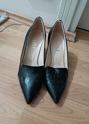 39 Beden Stiletto