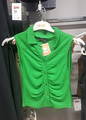 Yeşil Düğmeli Kolsuz Mini Bluz