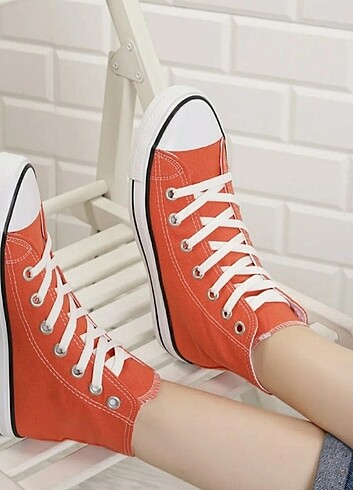 37 Beden turuncu Renk Converse model 