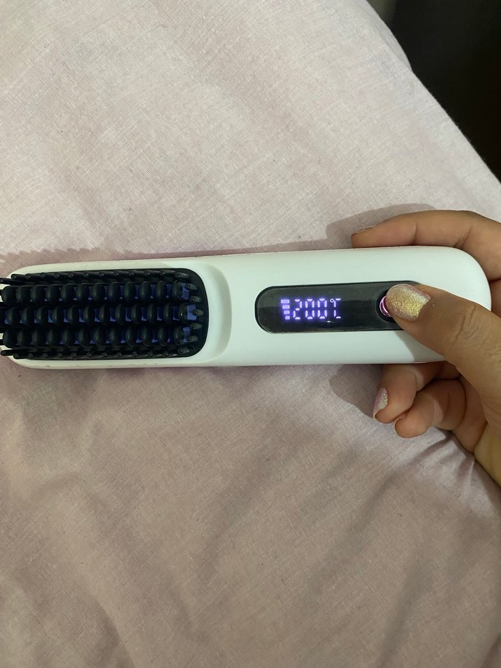 Dijital Ekranlı Beyaz Saç Düzleştirici - Görsel 2