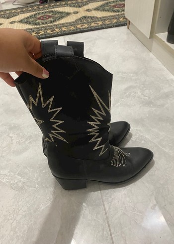 Siyah Nakışlı Kadın Deri Dizüstü Bot - Görsel 3