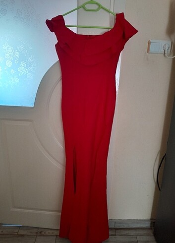 l Beden Kırmızı yırtmaçlı uzun elbise 