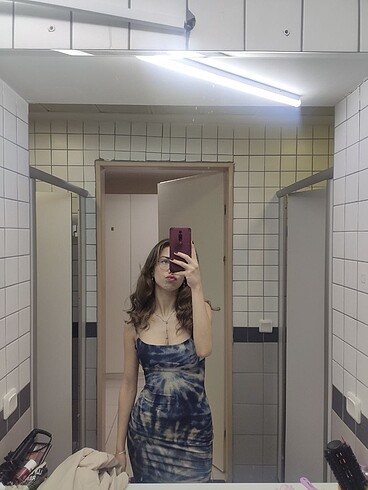 BERSHKA batik desenli viral elbise