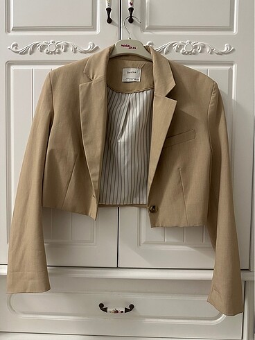 bershka crop blazer